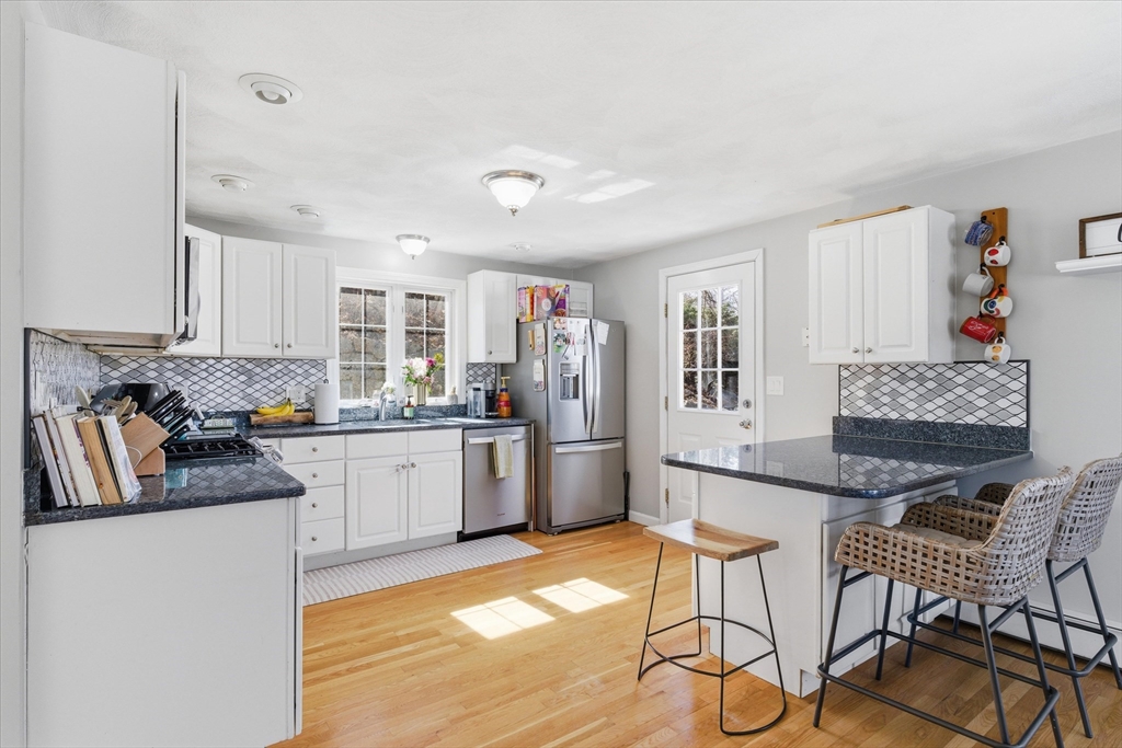 9 Hermon Road Lynn, MA 01904 - Photo 9 of 33