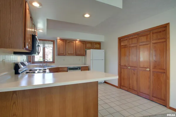 $205,500 | 305 Shannon Drive, Quincy, IL 62305
