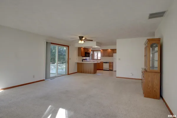 $205,500 | 305 Shannon Drive, Quincy, IL 62305