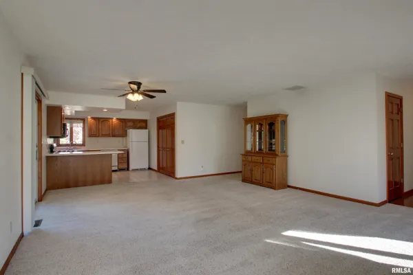 $205,500 | 305 Shannon Drive, Quincy, IL 62305