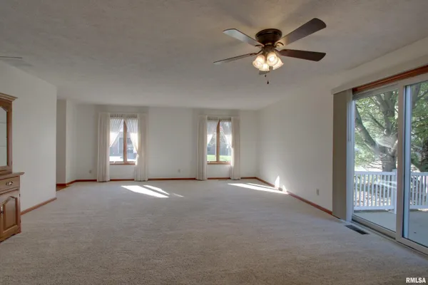 $205,500 | 305 Shannon Drive, Quincy, IL 62305