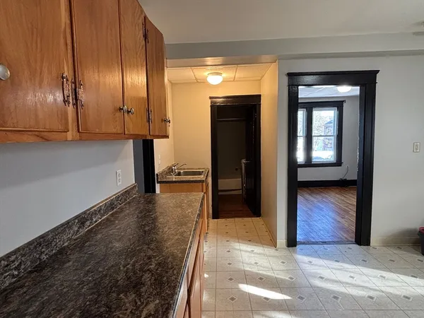 $1,995 | 26 Catharine Street, Unit 4, Worcester, MA 01605