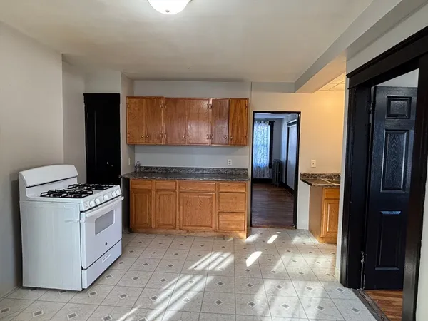 $1,995 | 26 Catharine Street, Unit 4, Worcester, MA 01605