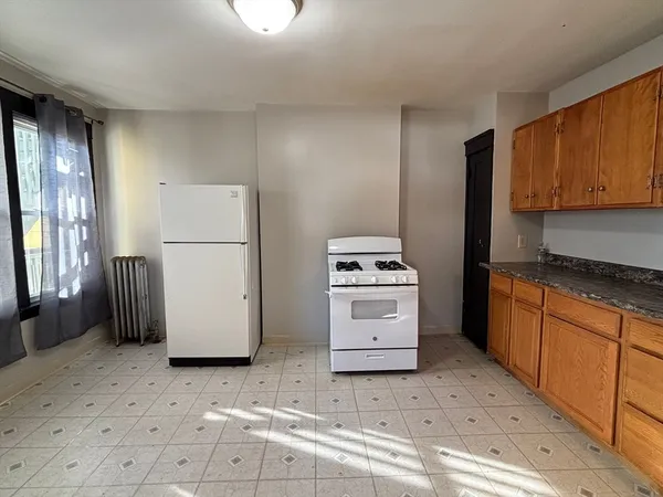 $1,995 | 26 Catharine Street, Unit 4, Worcester, MA 01605