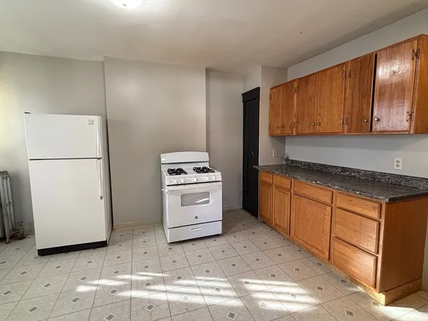 $1,995 | 26 Catharine Street, Unit 4, Worcester, MA 01605