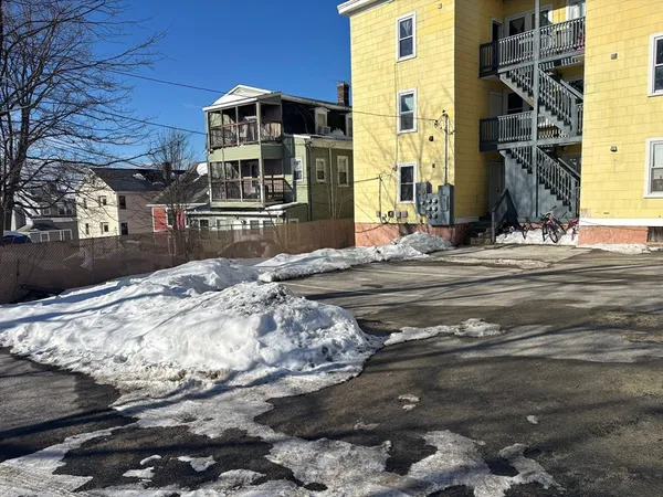 $1,995 | 26 Catharine Street, Unit 4, Worcester, MA 01605