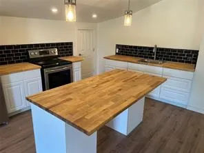 $1,500 | 15430 Stroup Circle, Unit 2, Austin, TX 78734