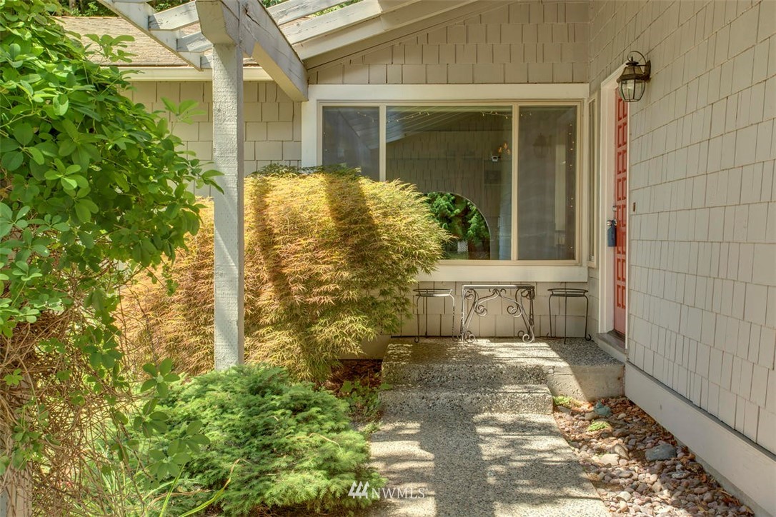 14711 106th Avenue Northeast Bothell, WA 98011 - Photo 2 of 13 Gallery Image 2