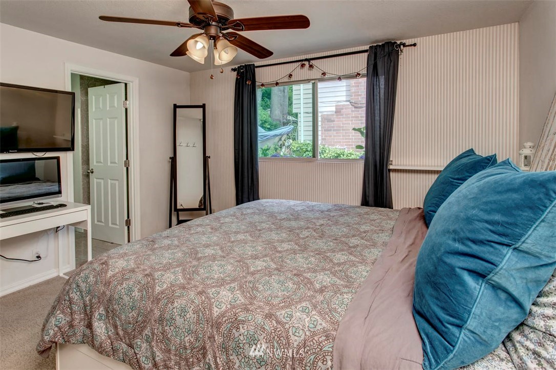 14711 106th Avenue Northeast Bothell, WA 98011 - Photo 11 of 13 Gallery Image 11