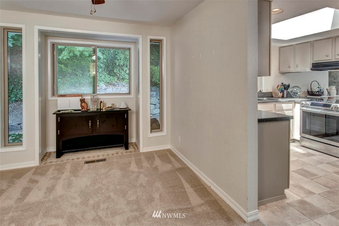 14711 106th Avenue Northeast Bothell, WA 98011 - Photo 6 of 13 Gallery Image 6