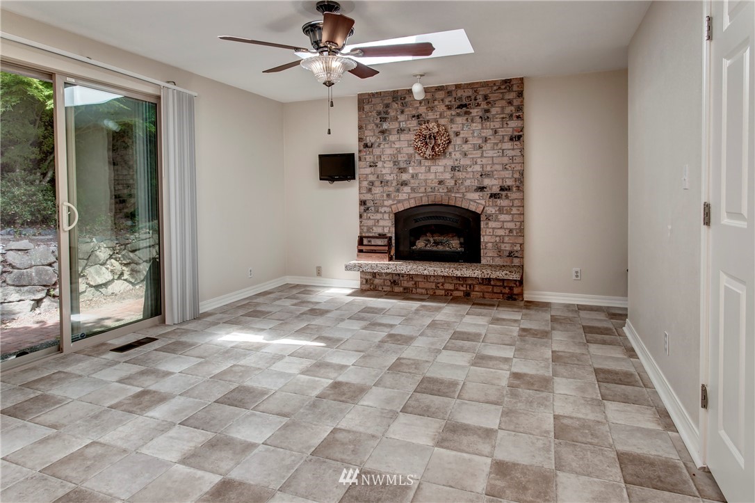 14711 106th Avenue Northeast Bothell, WA 98011 - Photo 7 of 13 Gallery Image 7