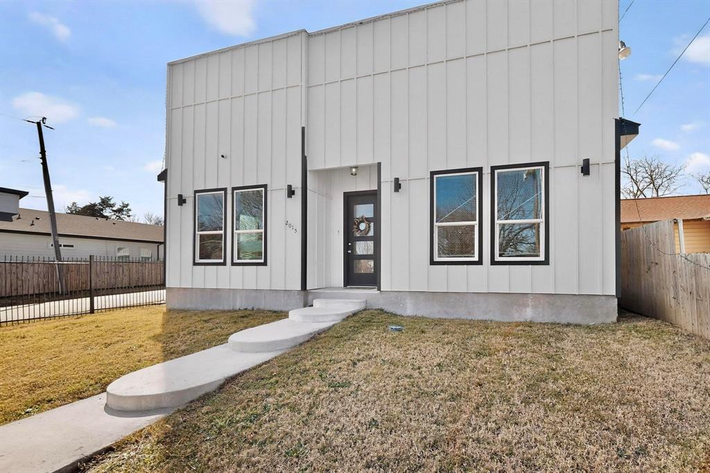 2015 Volga Avenue Dallas, TX 75216 - Photo 9 of 38 View of front of home with board and batten siding
