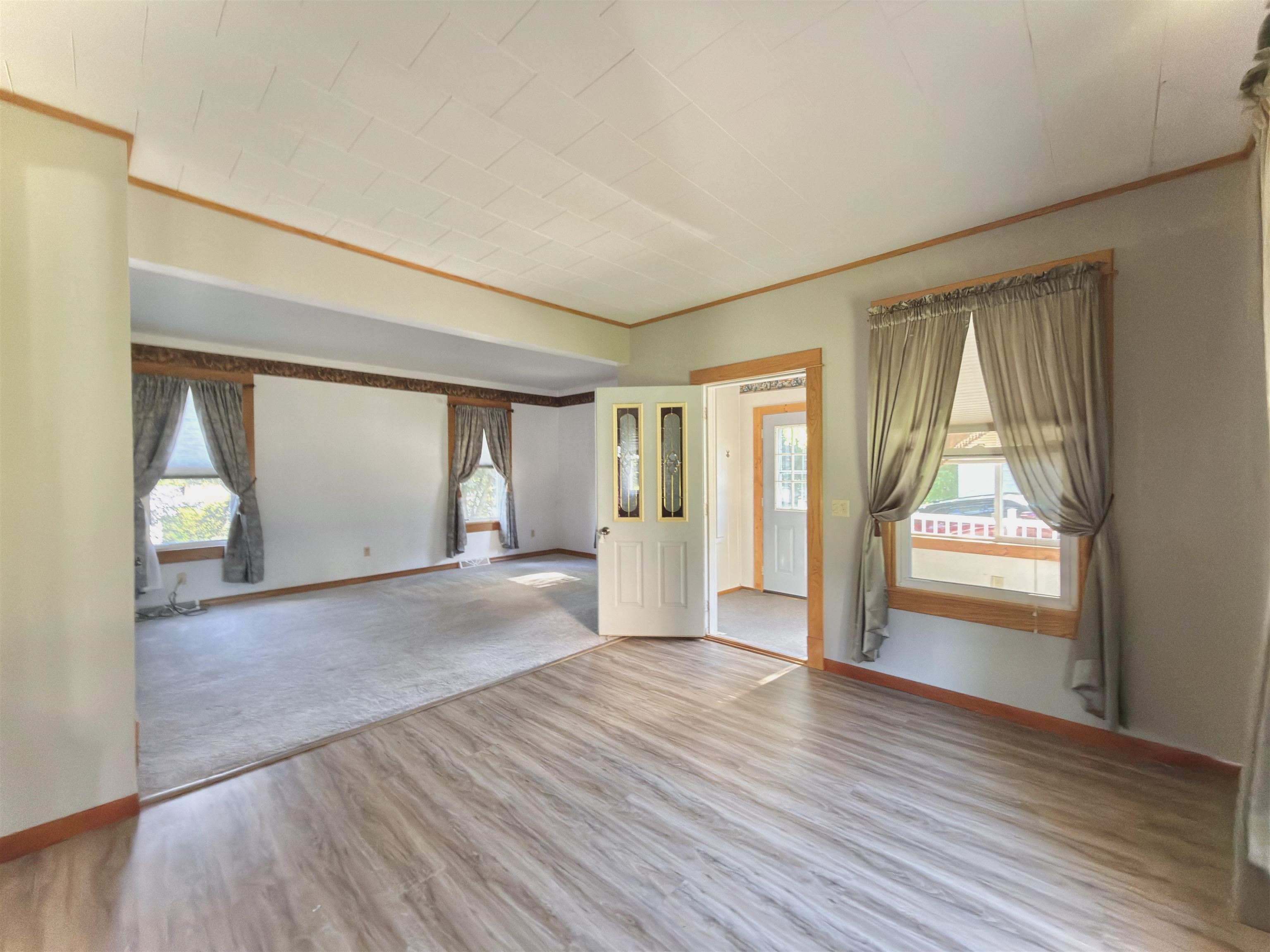 110 South Swetting Street Berlin, WI 54923 - Photo 4 of 83