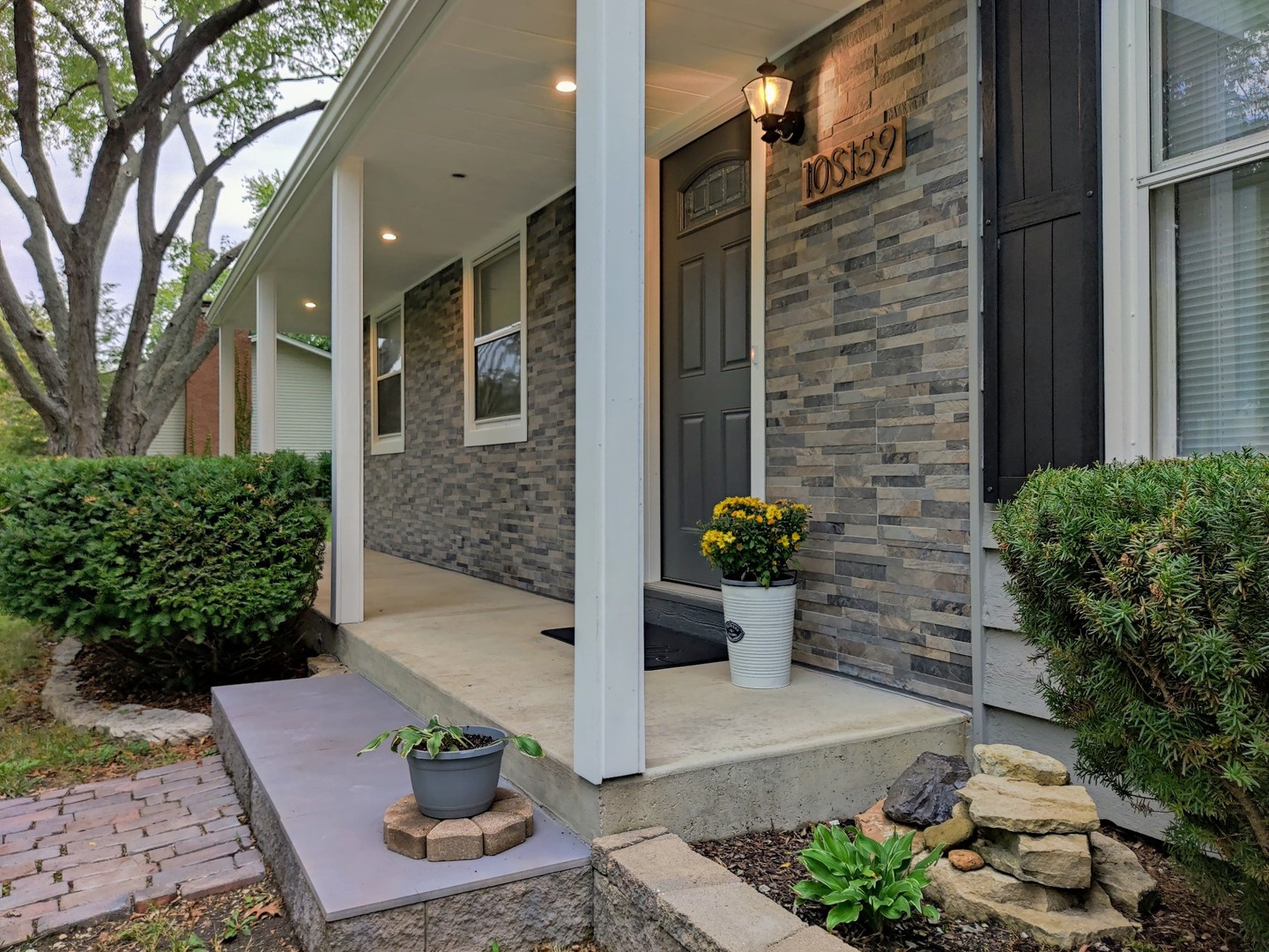 10S159 Ridge Road Naperville, IL 60565 - Photo 3 of 26 Gallery Image 3