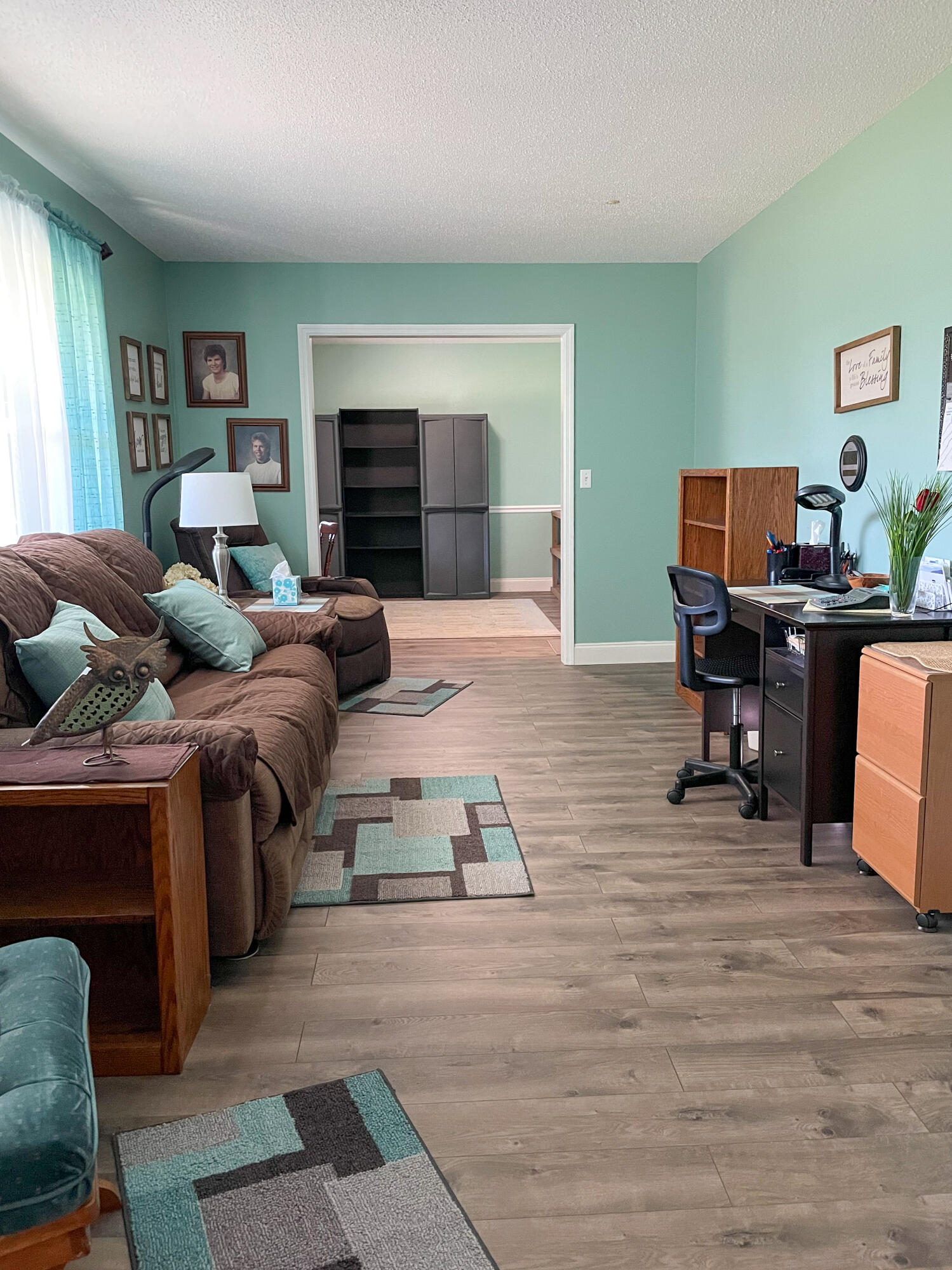 7514 Sutton Road Ooltewah, TN 37363 - Photo 12 of 41 living room