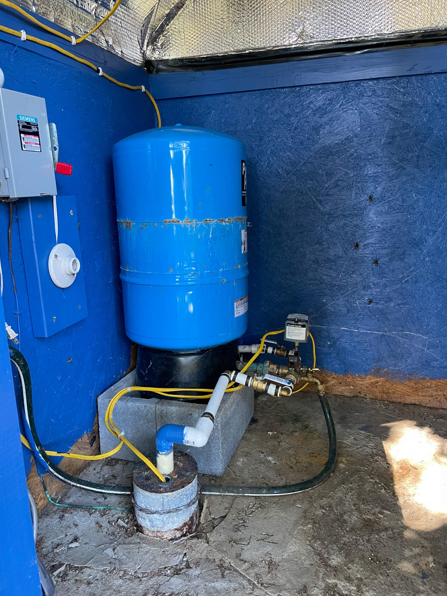 7514 Sutton Road Ooltewah, TN 37363 - Photo 34 of 41 pump in well house