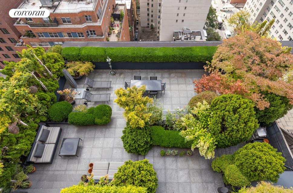 65 West 13th Street, Unit PHD Manhattan, NY 10011 - Photo 22 of 24 a view of a garden with a patio
