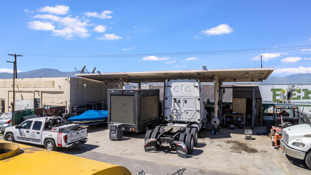 84035 Cabazon Road Indio, CA 92201 - Photo 16 of 21 a view of a room with gym equipment
