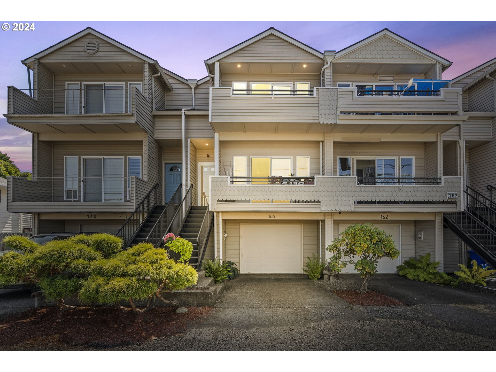 166 Northeast Bridgeton Road Portland, OR 97211 - Photo 2 of 48 Gallery Image 2