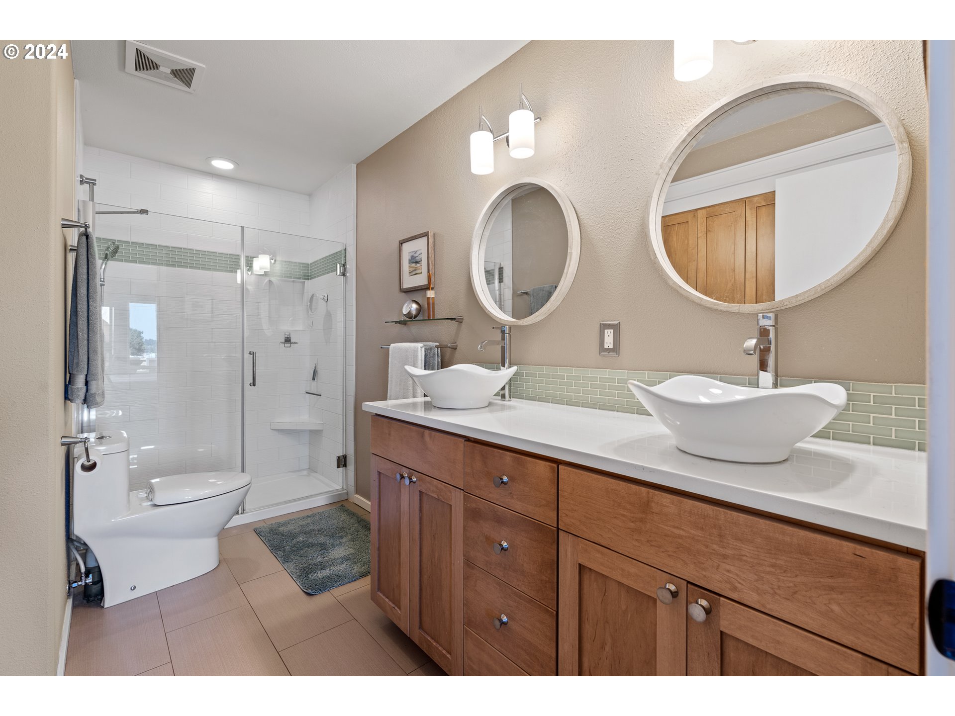 166 Northeast Bridgeton Road Portland, OR 97211 - Photo 21 of 48 Owner's Suite Bathroom
