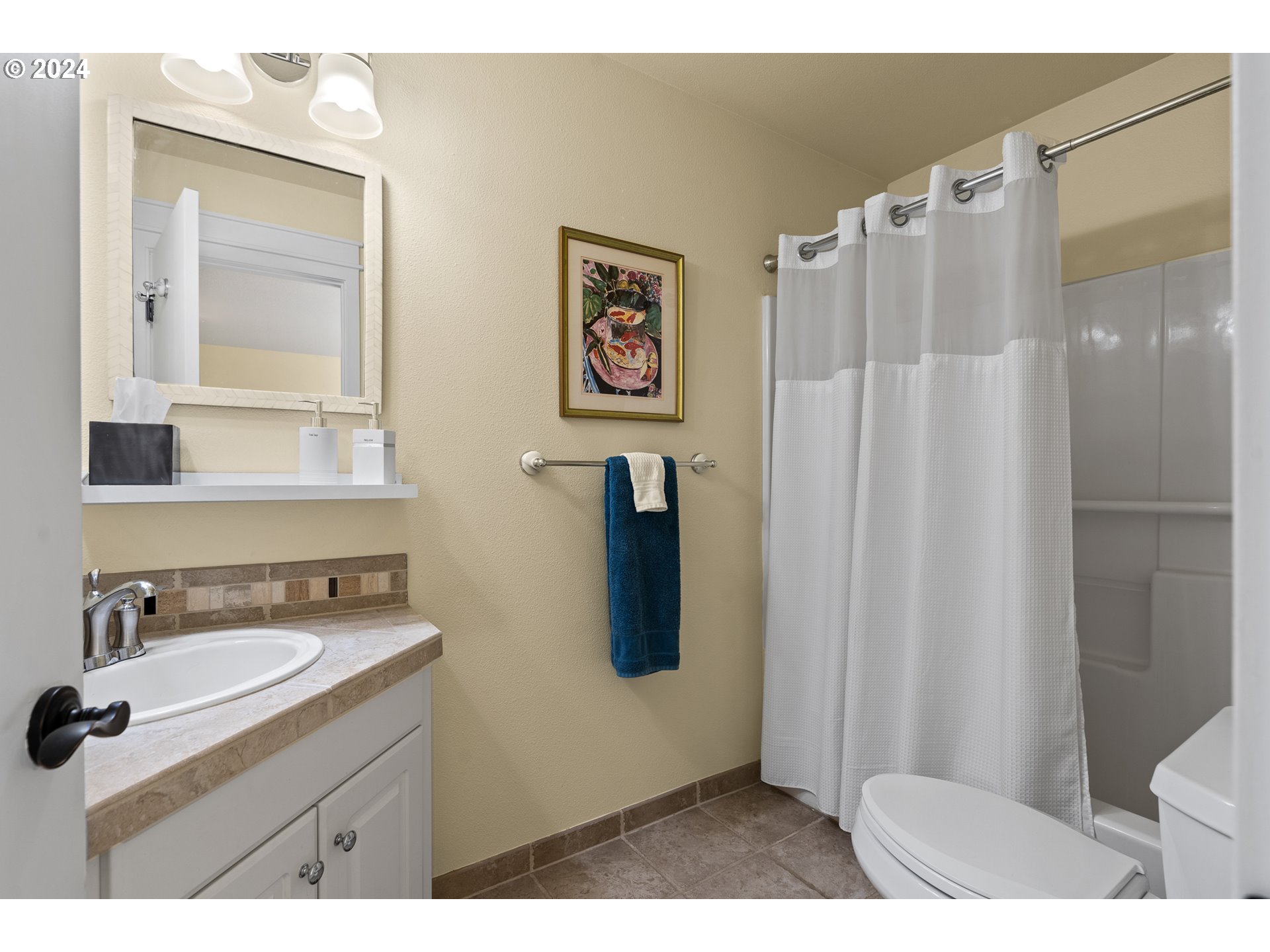166 Northeast Bridgeton Road Portland, OR 97211 - Photo 26 of 48 Bathroom, Attached