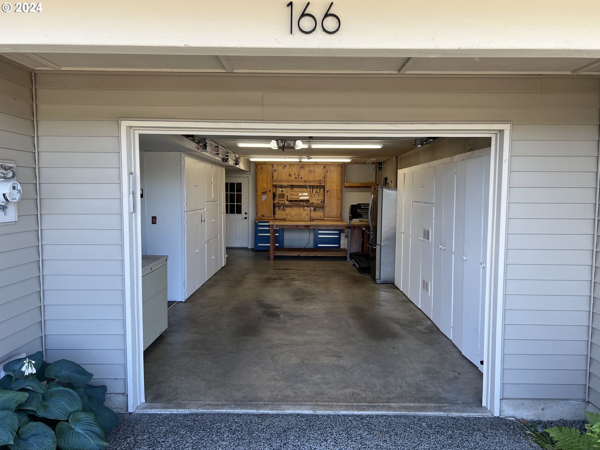 166 Northeast Bridgeton Road Portland, OR 97211 - Photo 37 of 48 Garage