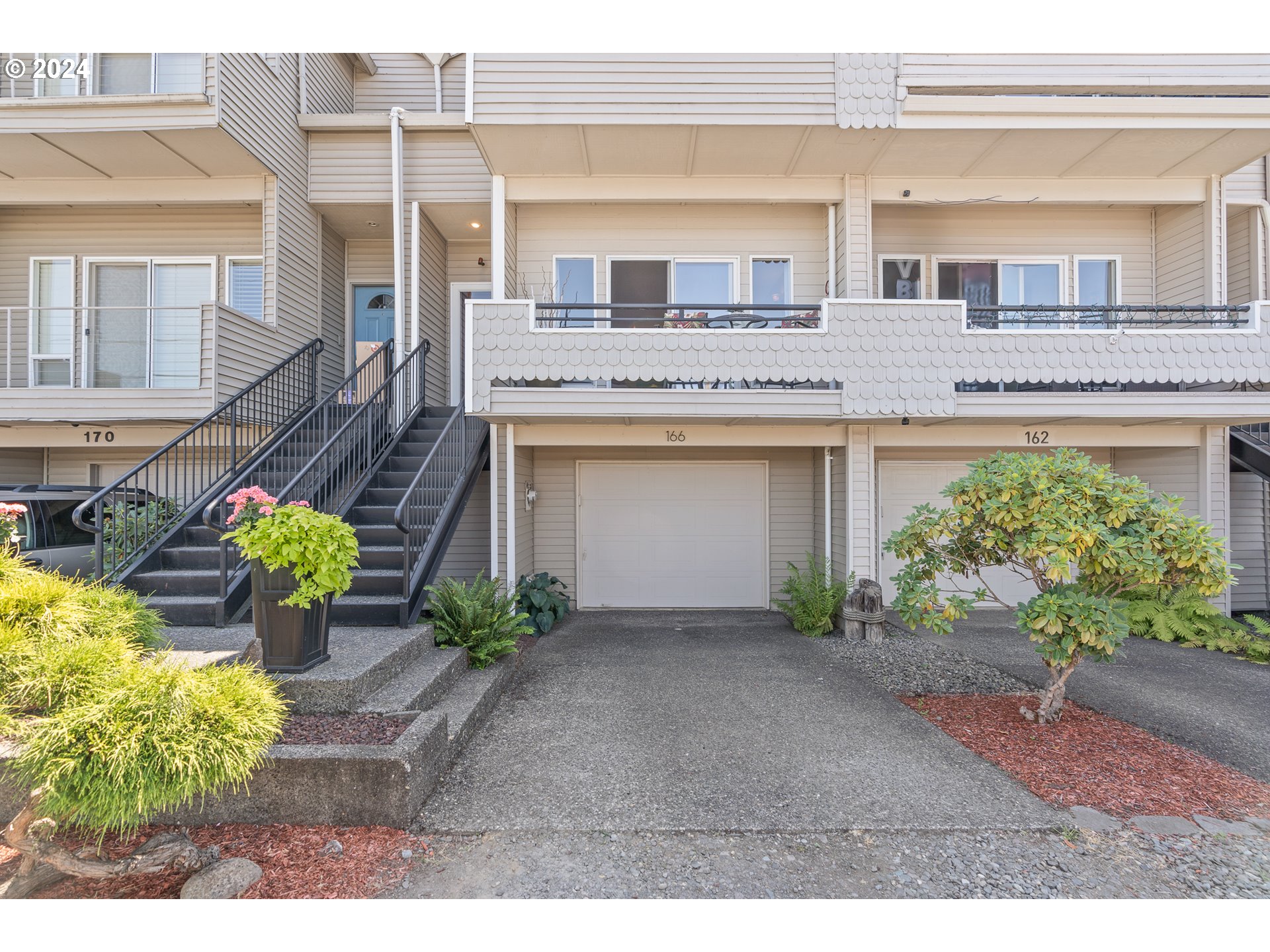 166 Northeast Bridgeton Road Portland, OR 97211 - Photo 38 of 48 Gallery Image 38