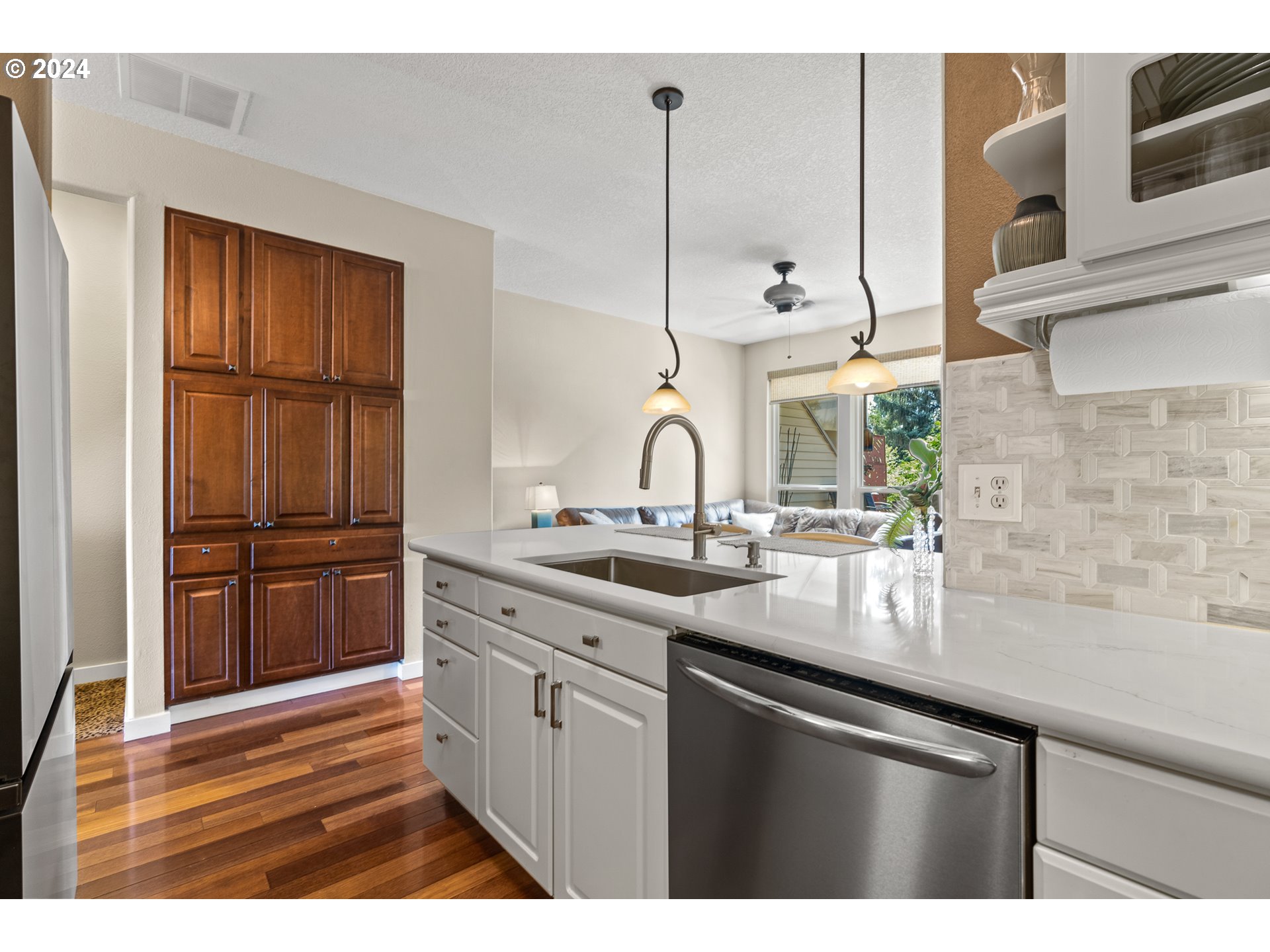 166 Northeast Bridgeton Road Portland, OR 97211 - Photo 10 of 48 Gallery Image 10