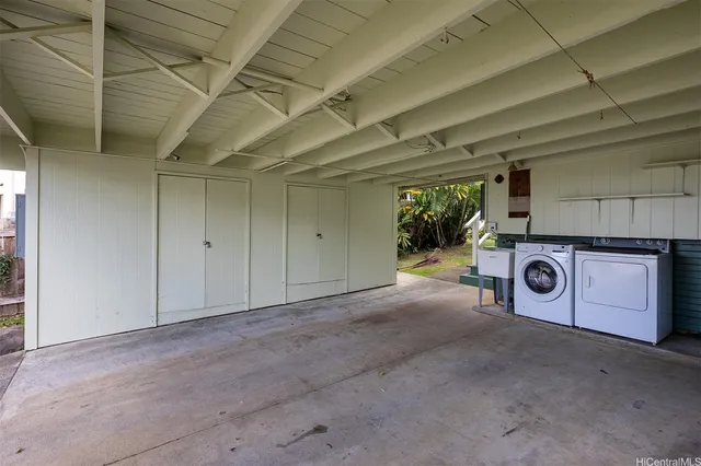 a view of a storage & utility room