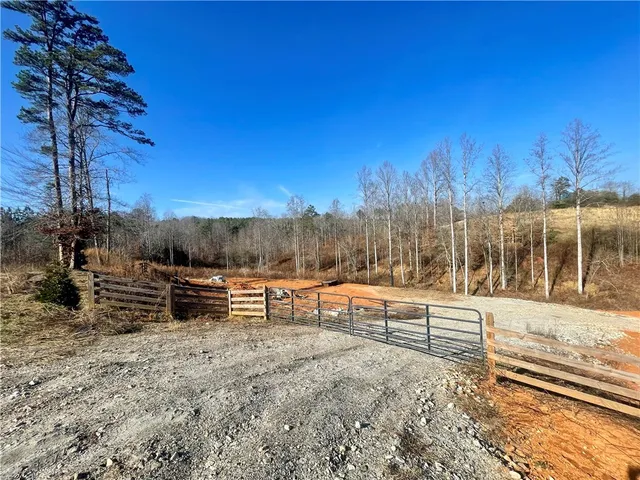 $169,000 | 2253 Pickens Highway, West Union, SC 29696