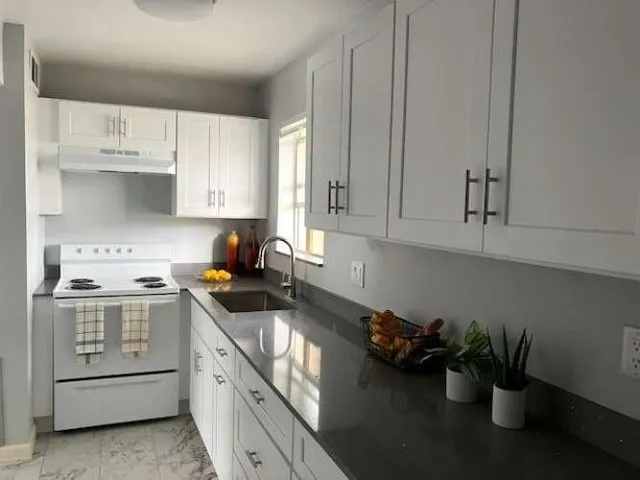 $1,450 | 317 Lake Evelyn Drive, West Palm Beach, FL 33411