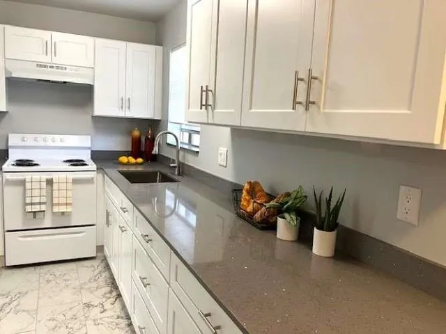 $1,540 | 317 Lake Evelyn Drive, West Palm Beach, FL 33411