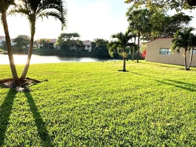 $1,450 | 317 Lake Evelyn Drive, West Palm Beach, FL 33411