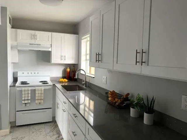 $1,450 | 317 Lake Evelyn Drive, West Palm Beach, FL 33411