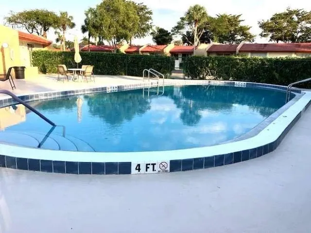 $1,450 | 317 Lake Evelyn Drive, West Palm Beach, FL 33411