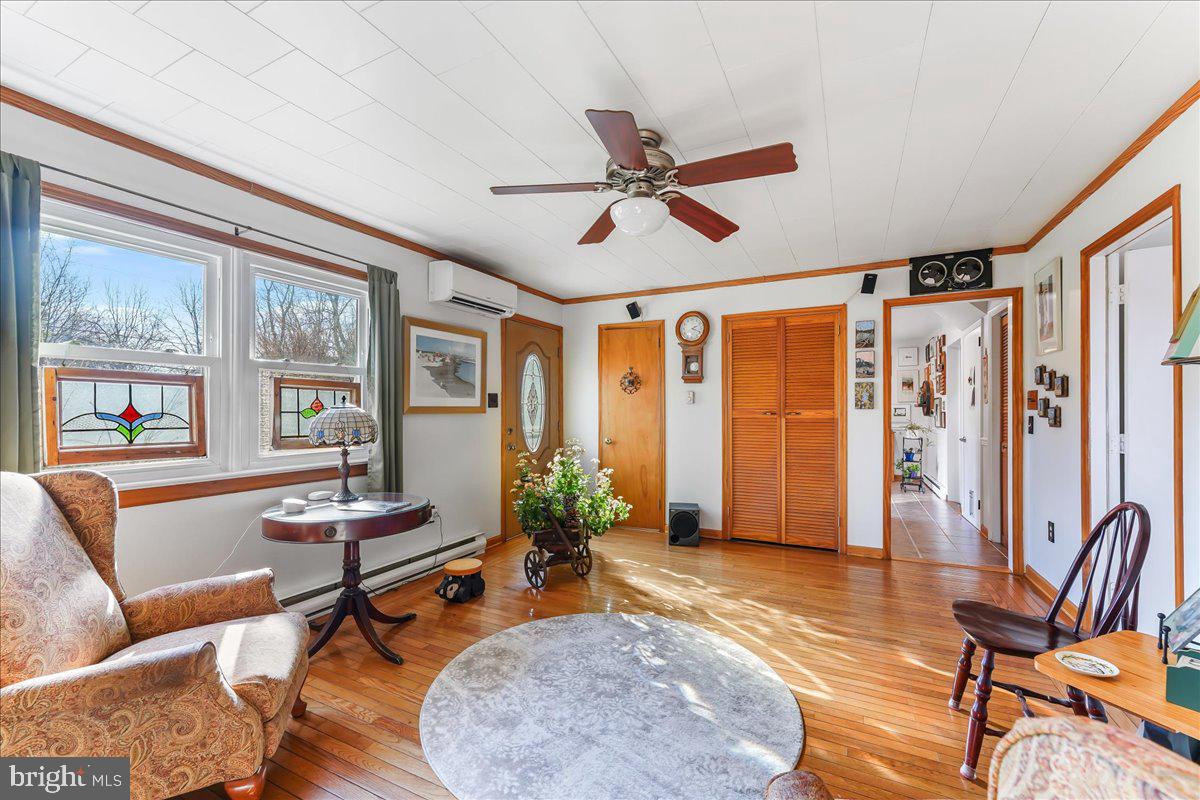 179 Davis Road Coatesville, PA 19320 - Photo 11 of 45 Family room