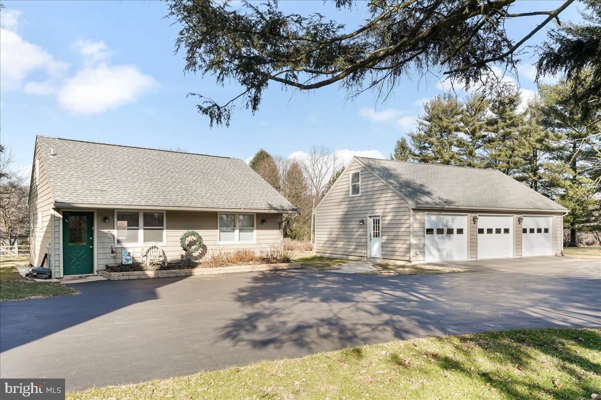 179 Davis Road Coatesville, PA 19320 - Photo 38 of 45 Studio and garage with additional parking