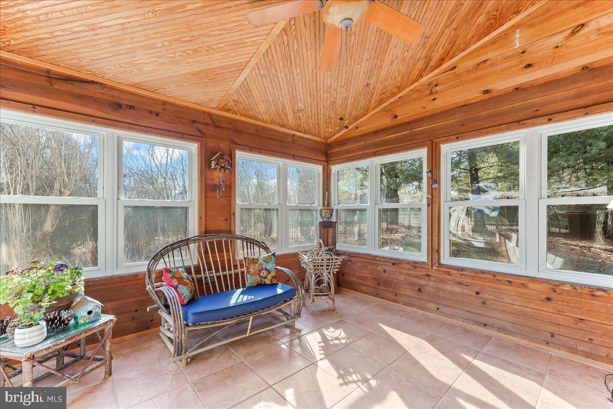 Three season room