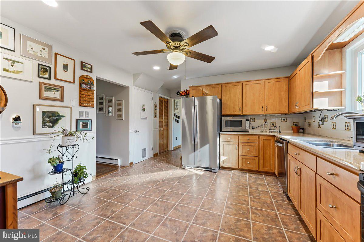 179 Davis Road Coatesville, PA 19320 - Photo 8 of 45 Eat in kitchen