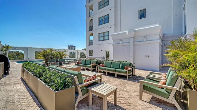 a view of an house with swimming pool