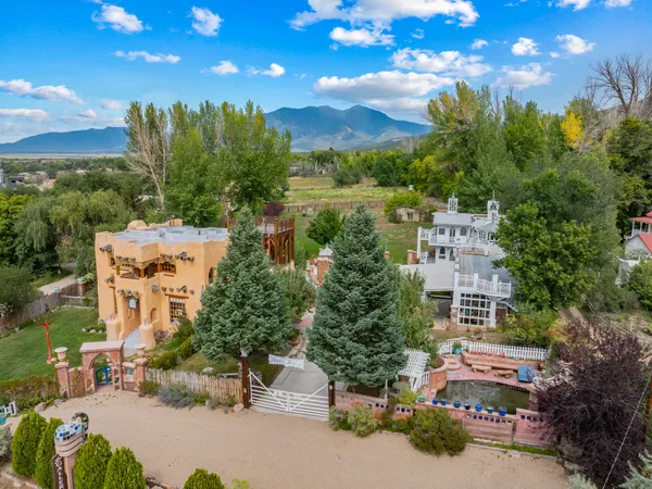 $1,995,000 | 939 Kit Carson Road, Taos, NM 87571