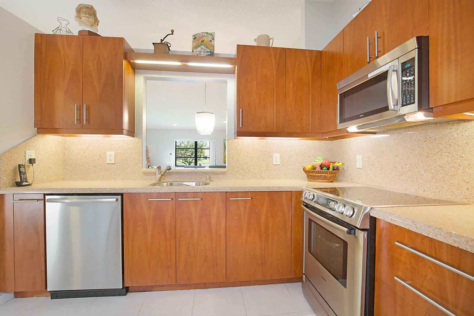 8455 Parkgate Road Boca Raton, FL 33496 - Photo 10 of 22 Kitchen