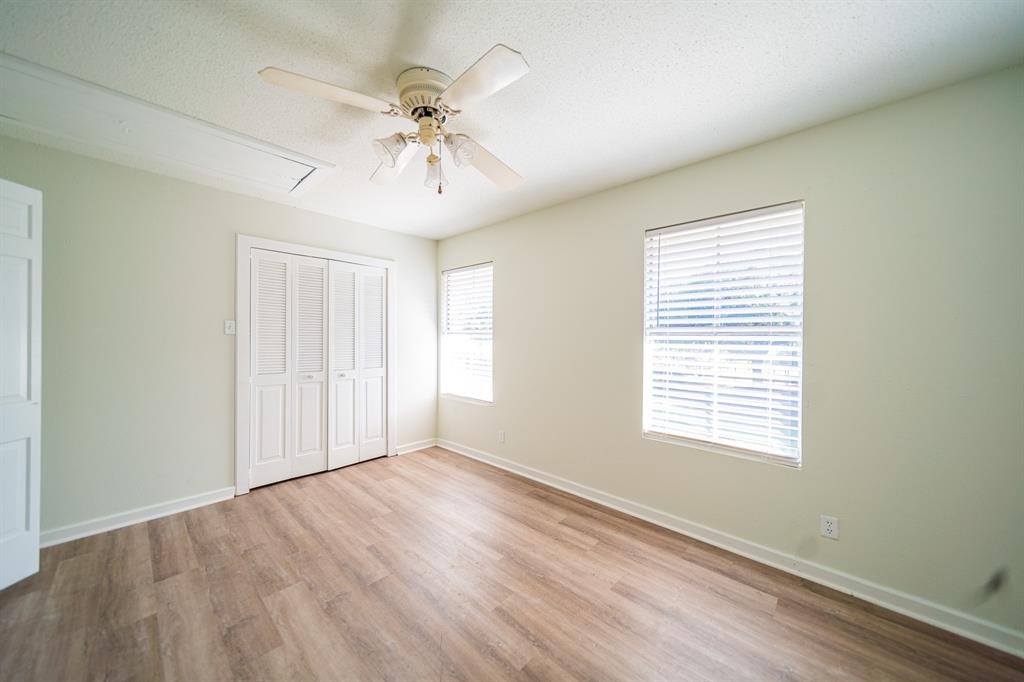 5400 Sheldon Street Houston, TX 77008 - Photo 14 of 18 a view of an empty room with a window