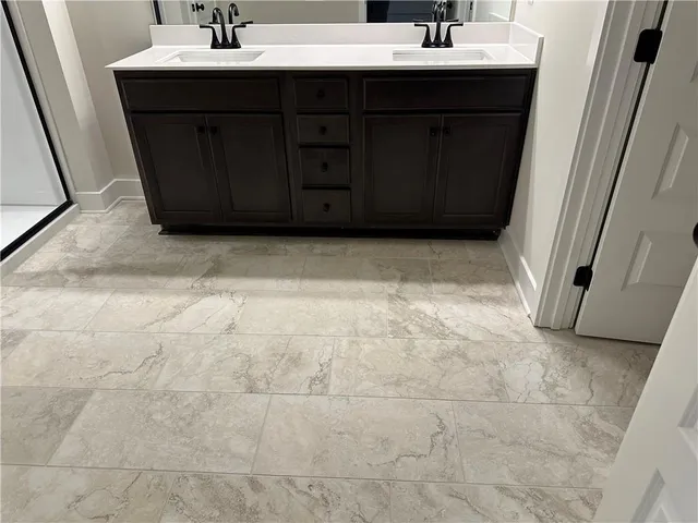 a bathroom with a bathtub