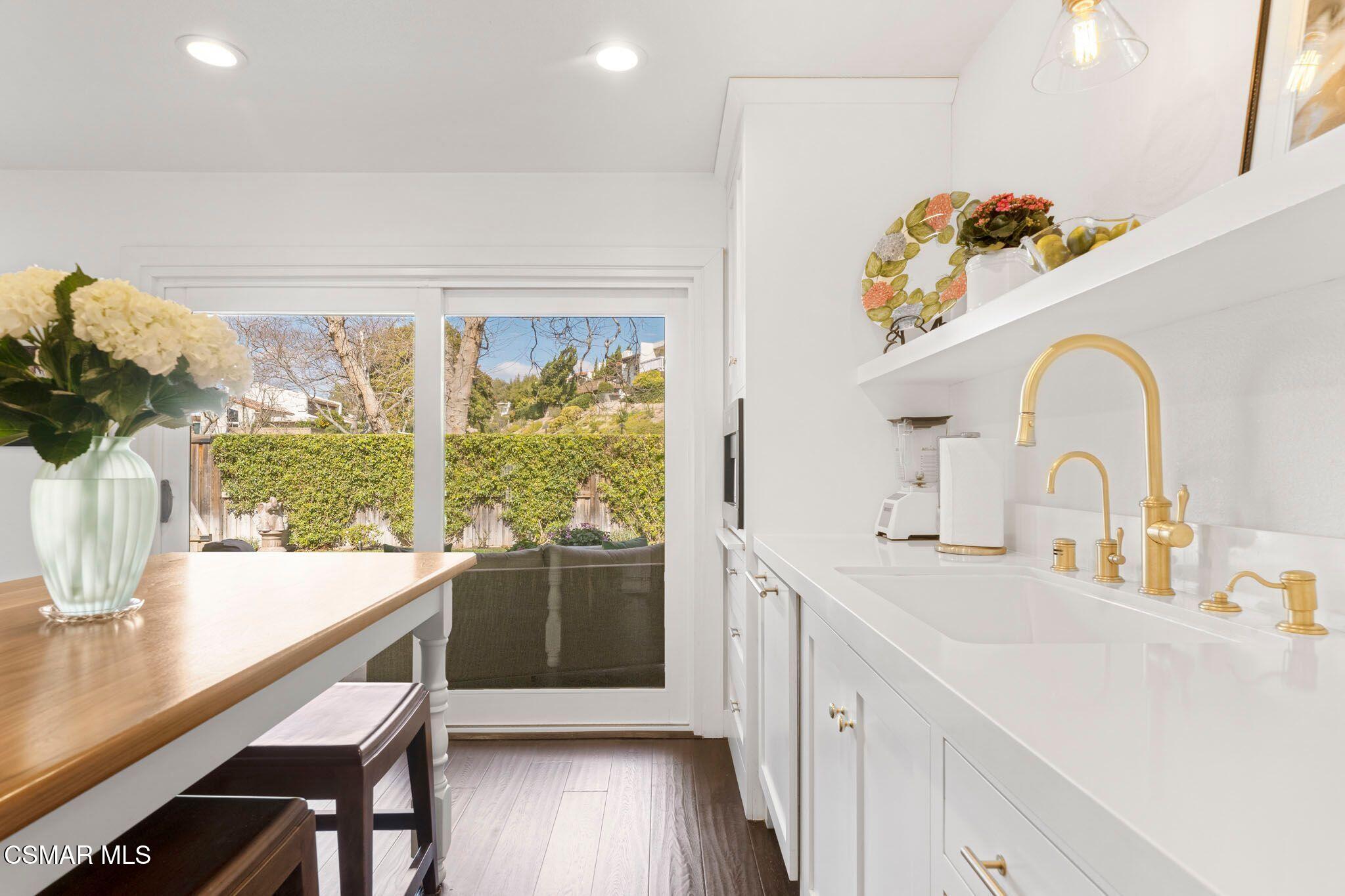 581 Racquet Club Lane Thousand Oaks, CA 91360 - Photo 23 of 74 kitchen 10