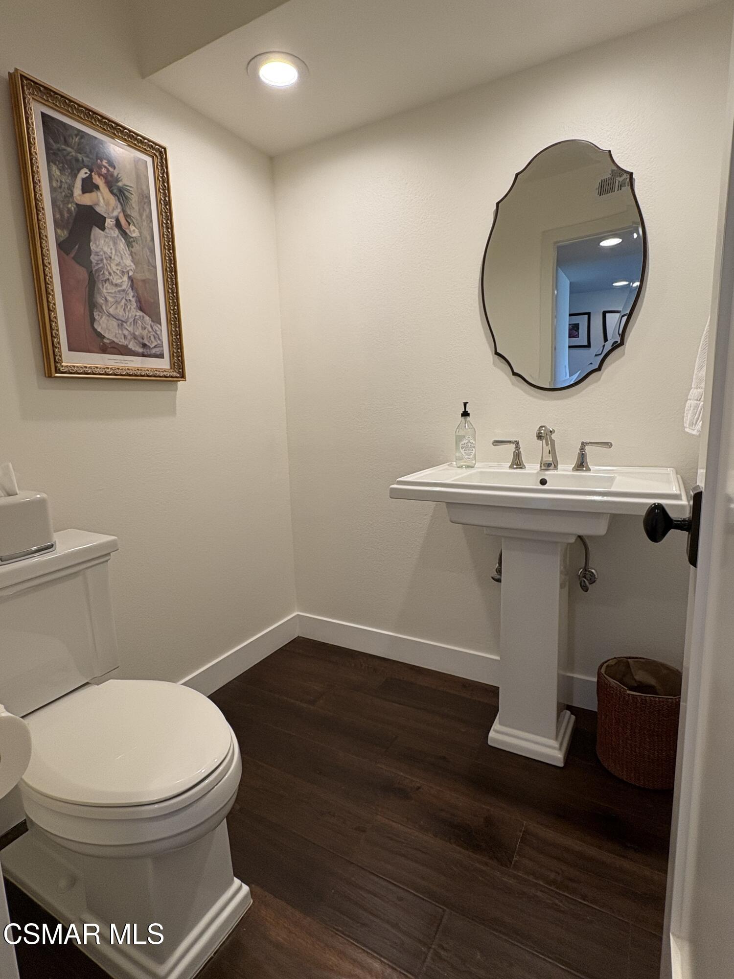 581 Racquet Club Lane Thousand Oaks, CA 91360 - Photo 30 of 74 powder bath