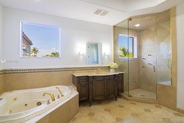 $3,150,000 | 530 N Parkway, Golden Beach, FL 33160