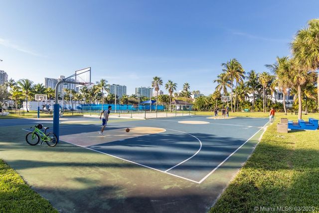 $3,150,000 | 530 N Parkway, Golden Beach, FL 33160