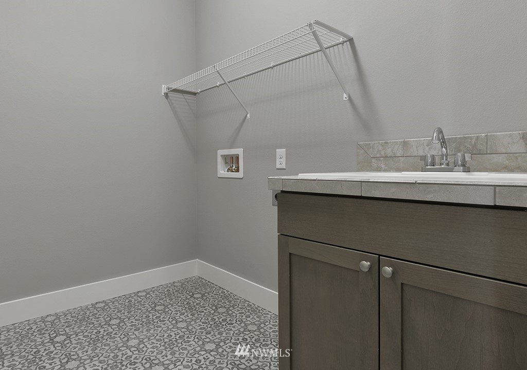 7733 Connells Prairie Road Bonney Lake, WA 98391 - Photo 10 of 12 Gallery Image 10