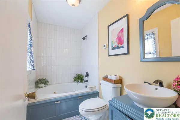 $629,888 | 4238 Best Station Road, Slatington, PA 18080